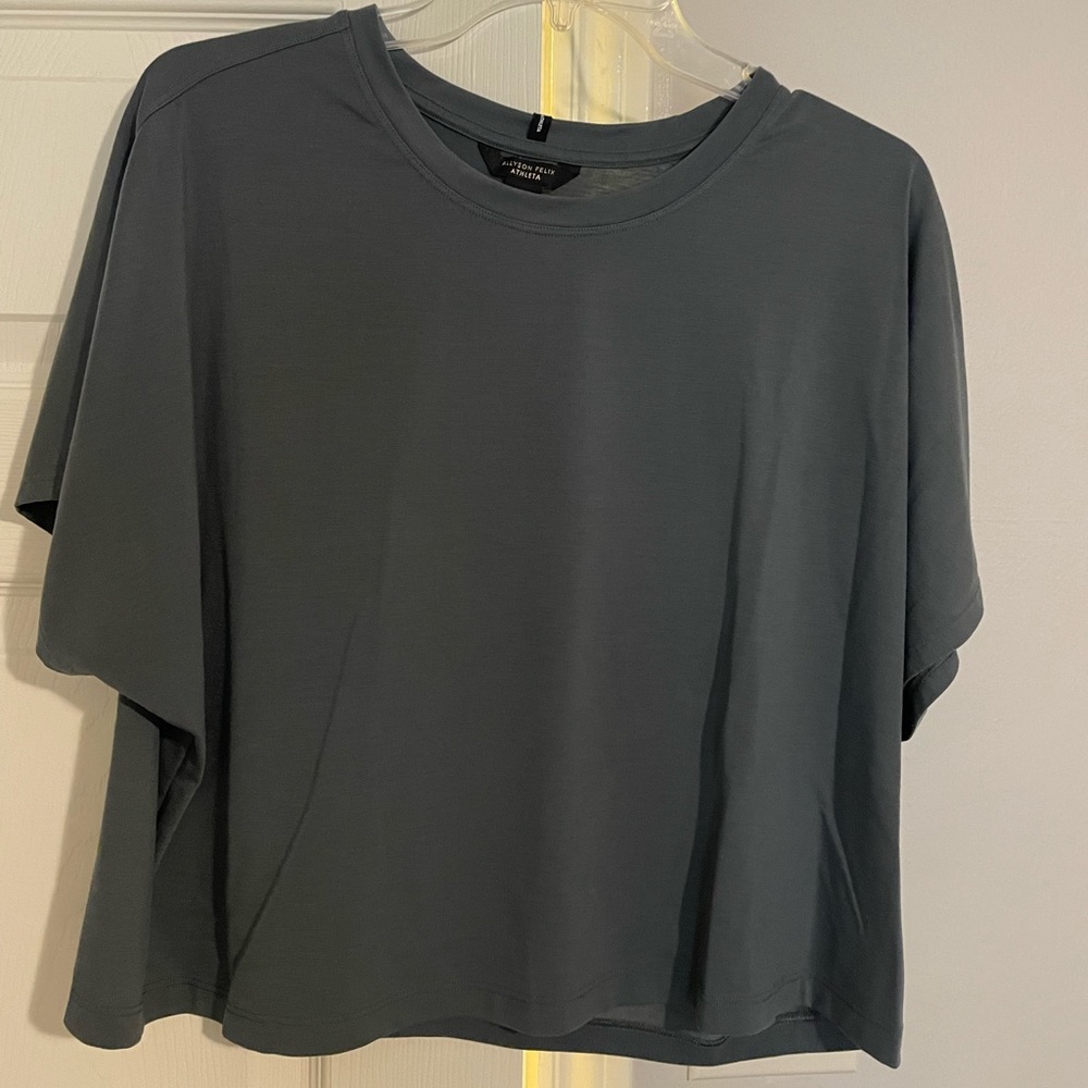 Athleta Allyson Felix cropped shirt